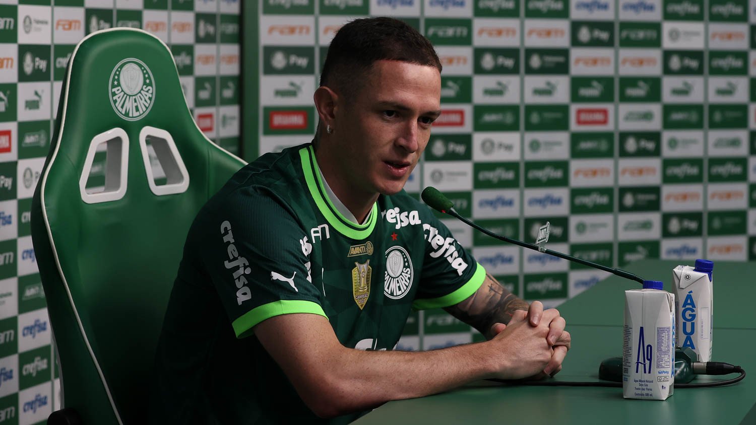 Palmeiras não deve punir Aníbal Moreno por expulsão no Dérbi