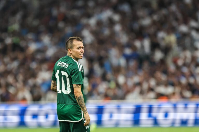 Bernard estaria perto de um retorno ao Atlético para 2024, afirma portal