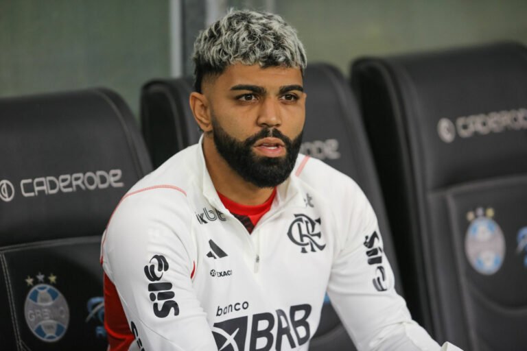 Gabigol volta aos treinos para encontrar Tite e definir seu futuro no Flamengo, afirma jornalista