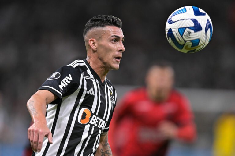 Atlético define preço de US$ 10 milhões para vender Cristian Pavón