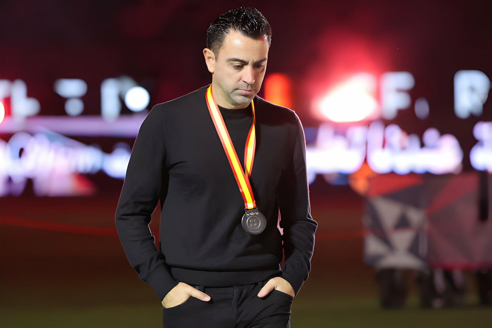 Pressão sobre Xavi no Barcelona aumenta e possibilidade de demissão surge; Deco banca o treinador