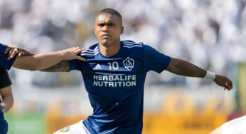 Torcida do Cruzeiro invade redes sociais de Douglas Costa e pede por chegada