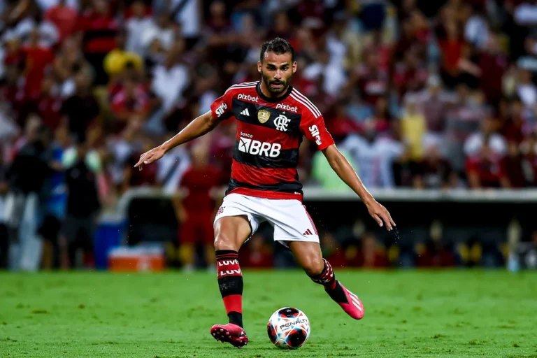 Internacional tem negociações avançadas pelo volante Thiago Maia, do Flamengo