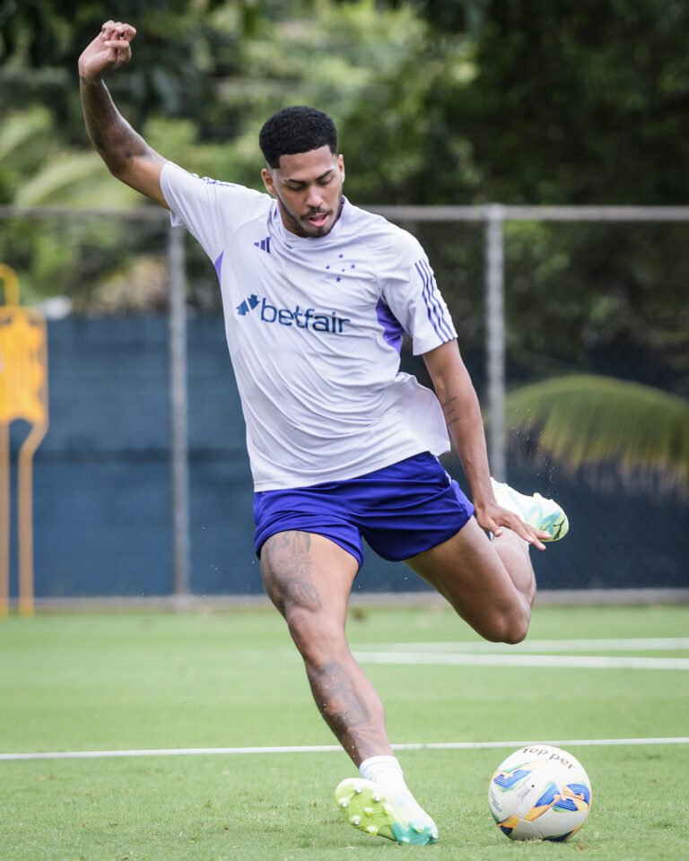 Visando ganhar espaço no Cruzeiro, Ruan Santos intensifica treinamentos