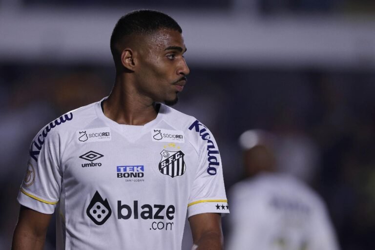 Santos descarta negociar Joaquim, que deve permanecer no clube na temporada