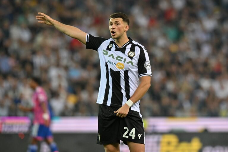 Napoli chega a acordo com a Udinese e deve fechar a contratação de Lazar Samardzic