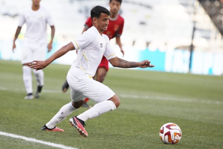 Em torneio no Catar, Patati rouba protagonismo de Coutinho e ‘bagunça’ defesa comandada por Veríssimo e lateral da Seleção Coreana