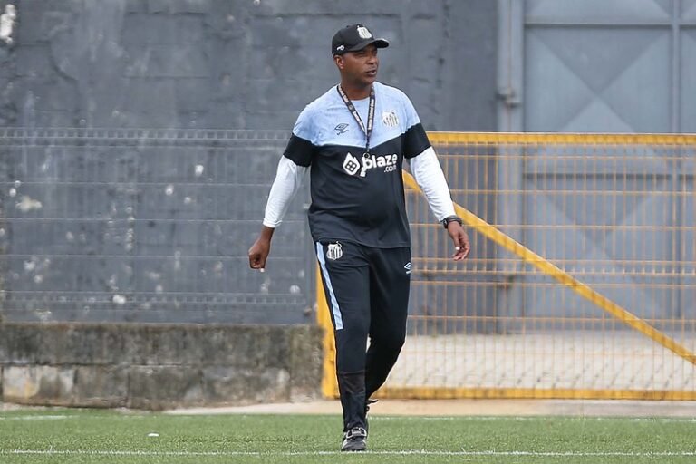 Orlando Ribeiro completa 100 jogos como técnico do Santos Futebol Clube