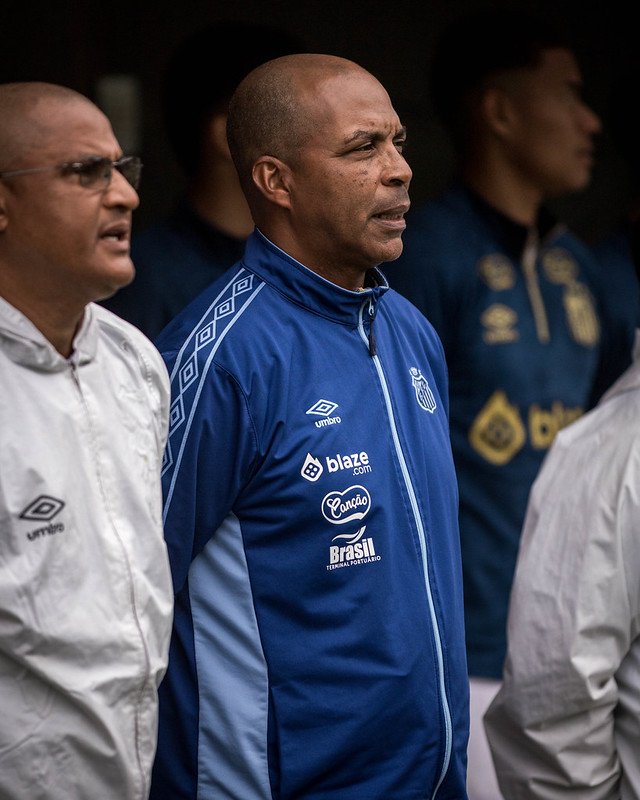 Orlando Ribeiro, técnico do Santos, projeta estreia no Brasileiro de Aspirantes com foco na formação de novos talentos