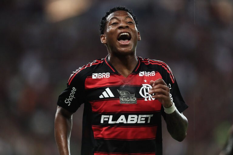 Flamengo pode ter reforço importante contra o Corinthians; decisão sai neste sábado