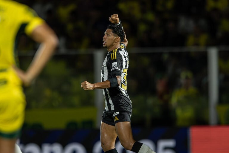 Rony fala sobre seu desempenho, comenta pênalti sofrido e lamenta pontos perdidos no Brasileirão