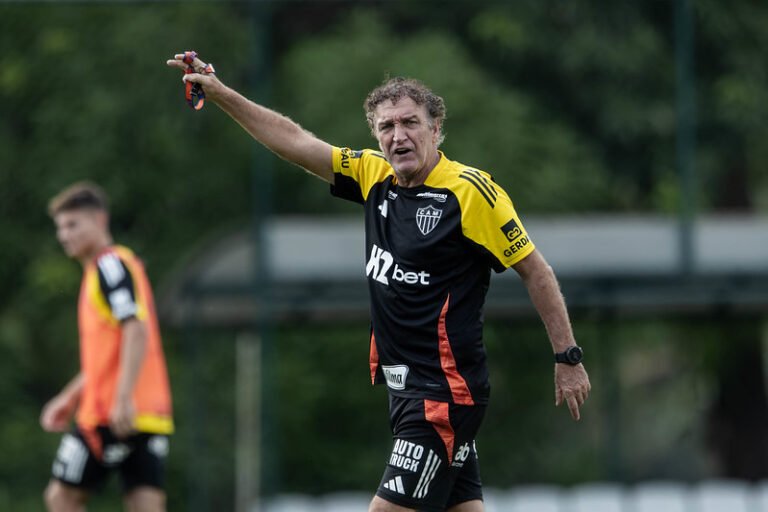 Com desfalques de peso por lesão, Atlético divulga lista de relacionados para duelo na Copa do Brasil