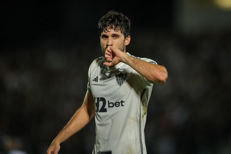 Protagonista da noite, Igor Rabello comemora gol e reconhece erro em gol adversário