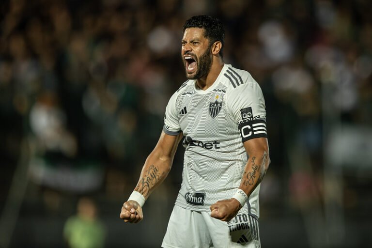 Hulk se torna o 11º maior artilheiro da história do Atlético e supera Neymar como brasileiro com mais gols em atividade no mundo