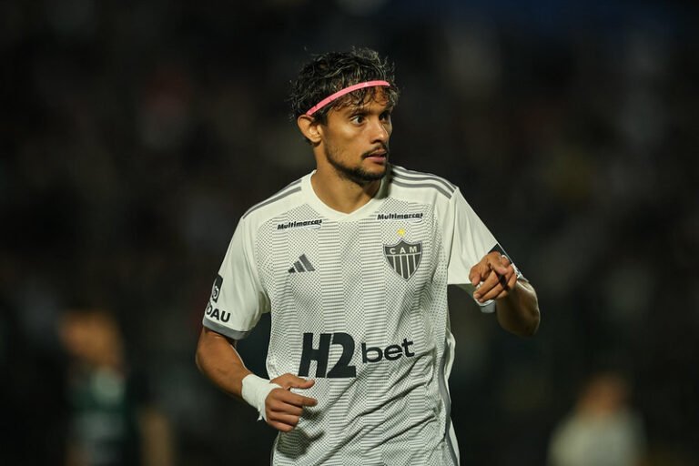 Após empate na Copa do Brasil, Scarpa fala sobre necessidade de melhora da equipe alvinegra