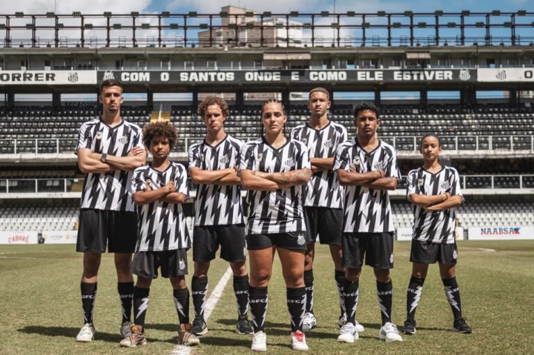 Santos lança uniforme “A Fábrica de Raios”, em homenagem aos Meninos da Vila