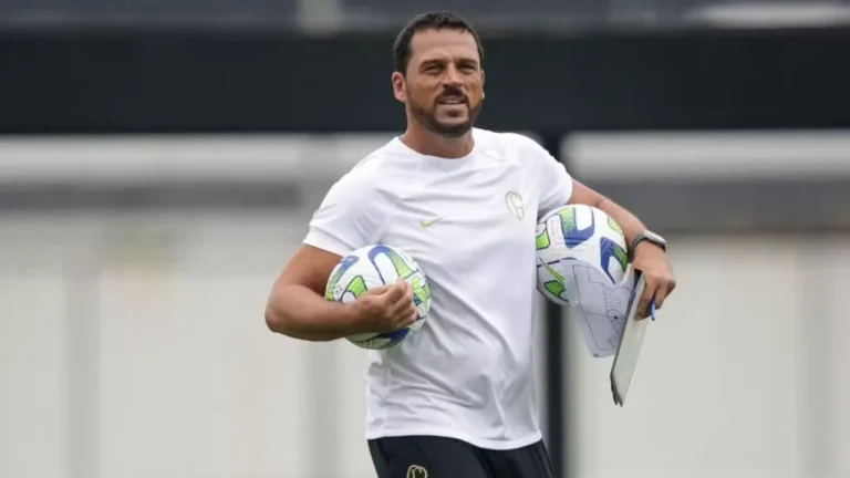 Maurício Copertino volta ao Santos, para comandar o Sub-20