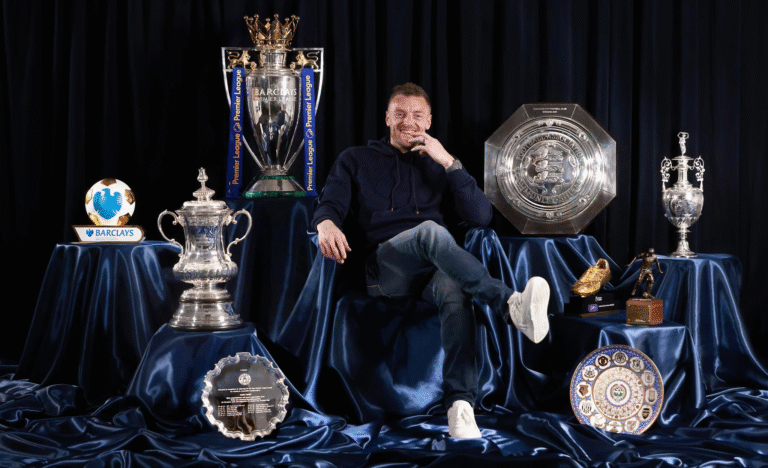 Ídolo do Leicester, Jamie Vardy anuncia saída do clube após mais de 13 anos com a camisa dos Foxes