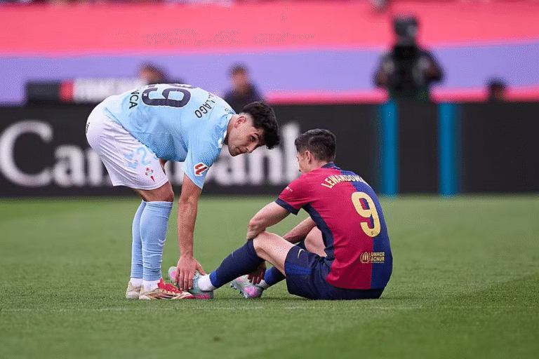 Lwandowski se lesiona e pode ser desfalque para o Barcelona na final da Copa do Rei