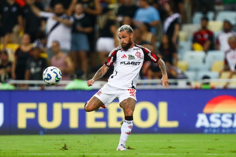 Michael deve deixar o Flamengo no meio do ano
