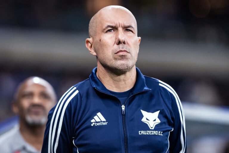 Leonardo Jardim explica planos para jovens da base do Cruzeiro