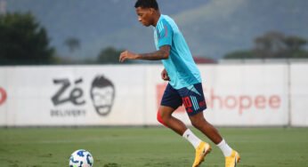 Gonzalo Plata volta aos treinos e deve reforçar o Flamengo contra o Bahia