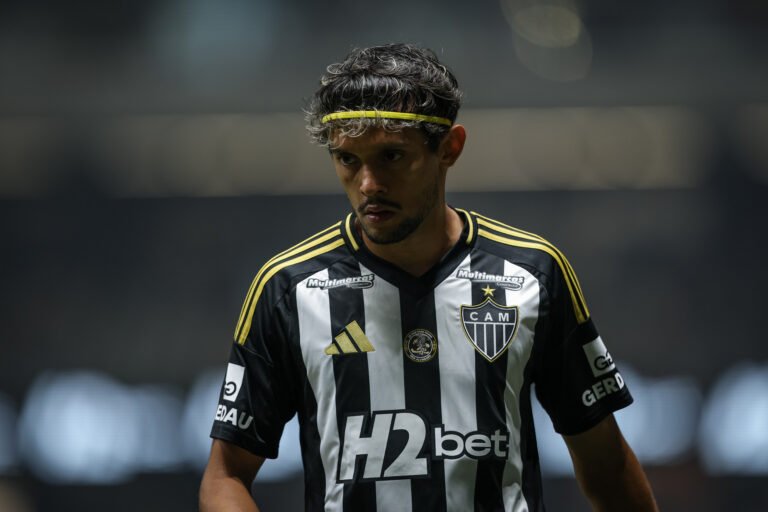 Scarpa cita vaias da torcida do Atlético, mas comemora virada sobre o Fluminense