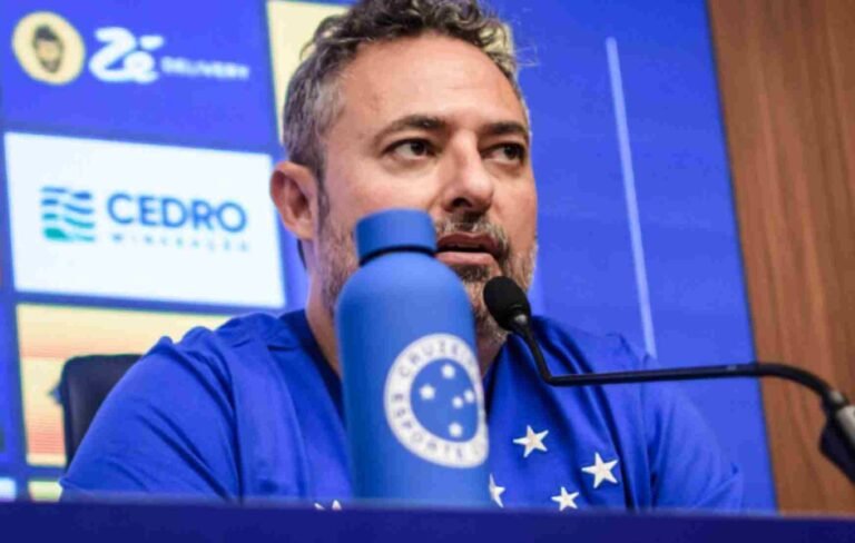 De saída do Cruzeiro, Alexandre Mattos se aproxima do Santos