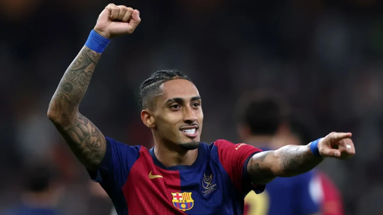 Barcelona inicia conversas para renovar o contrato de Raphinha