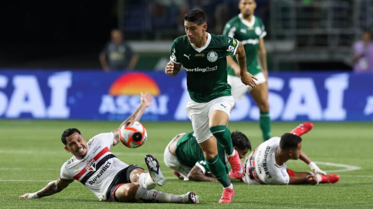 Palmeiras abre vantagem sobre o São Paulo