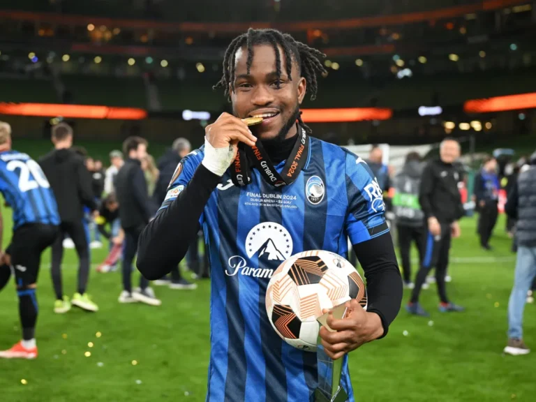 Barcelona está focado na contratação de Ademola Lookman, destaque do futebol italiano