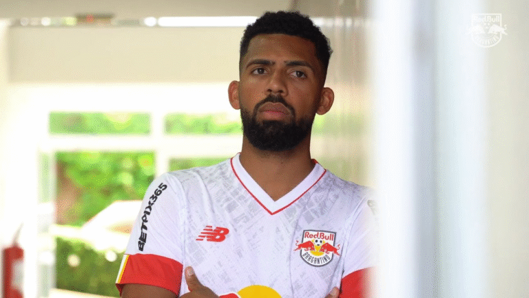 Com aval de Cuca, diretoria do Atlético marca  reunião com empresários de Matheus Fernandes, do Bragantino