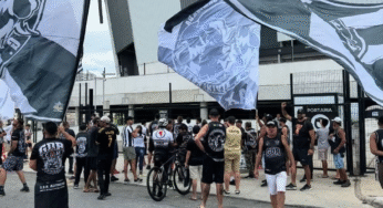 Sob protesto, Atlético-MG faz primeiro treino na Arena MRV com grama sintética