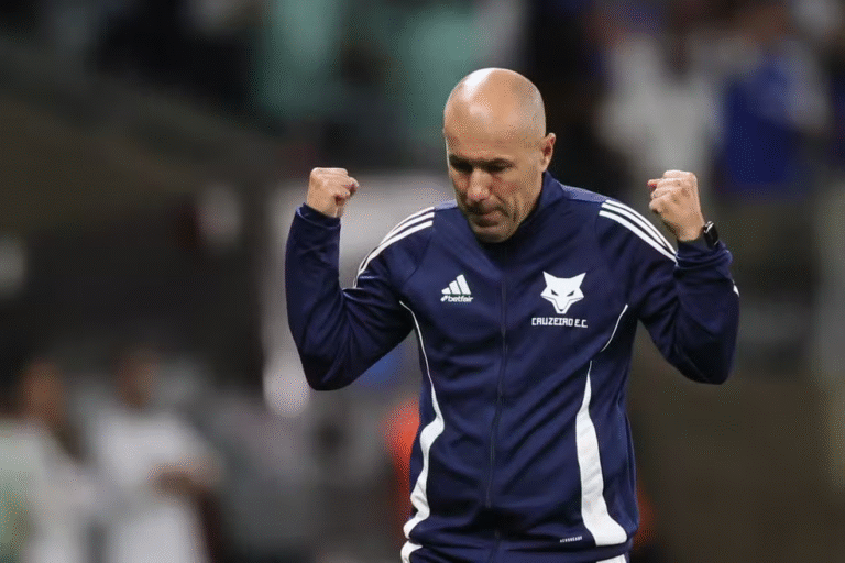 Cruzeiro: em meio a polêmica, Leonardo Jardim manda recado a Dudu em coletiva