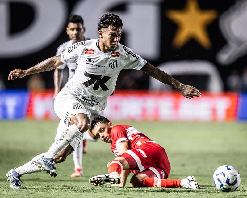 Tchau Veron! Nem Alexandre Mattos conseguiu manter o atacante no Santos