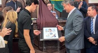 JP Chermont, do Santos, é homenageado na Câmara Municipal de Bauru