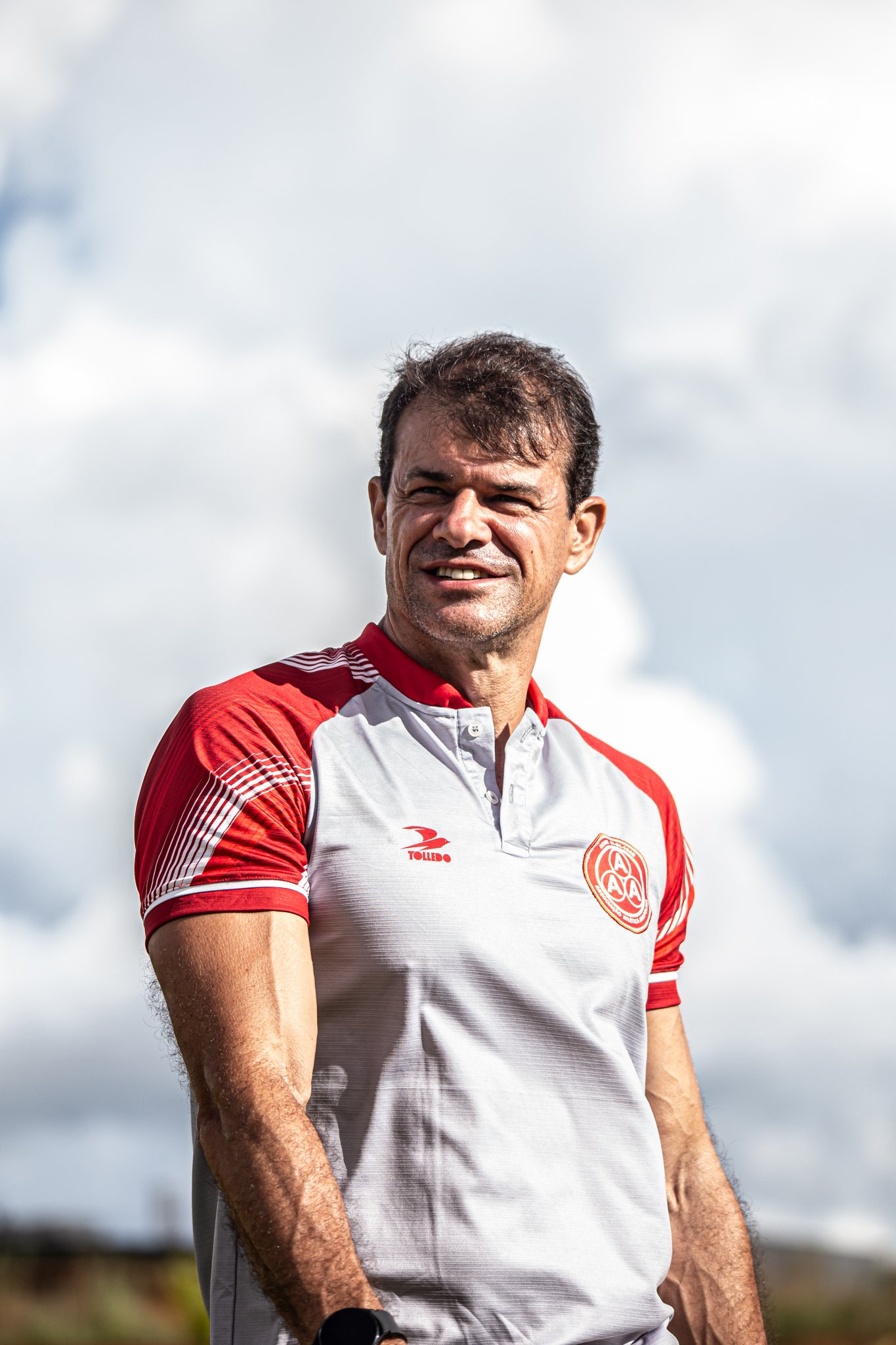 Ronaldo Guiaro inicia nova fase como treinador e aposta na bagagem internacional para construir carreira sólida à beira do campo
