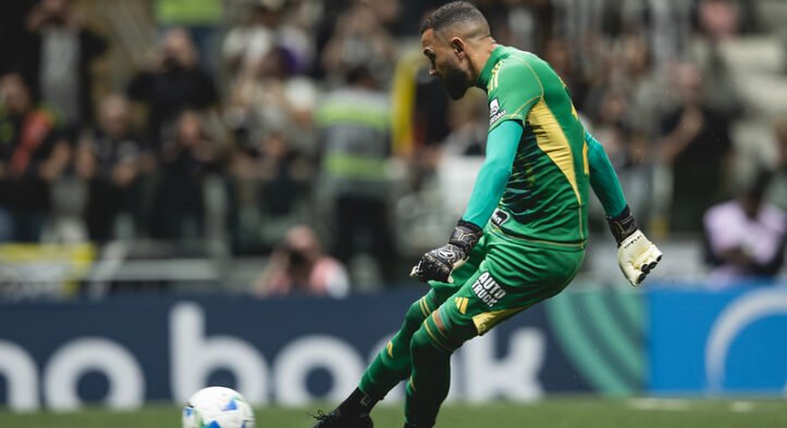 Everson defendeu pênaltis em todas as competições pelo Atlético e chega a 16 defesas pelo clube