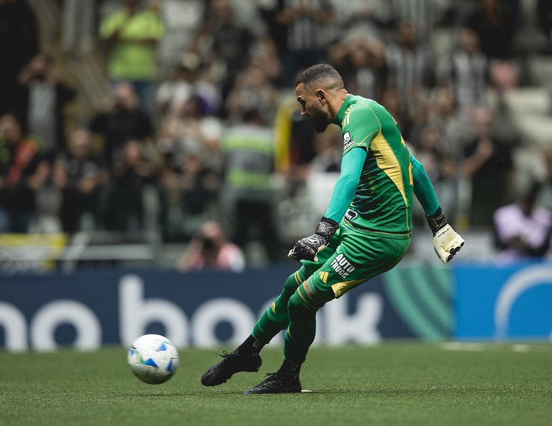 Everson defendeu pênaltis em todas as competições pelo Atlético e chega a 16 defesas pelo clube