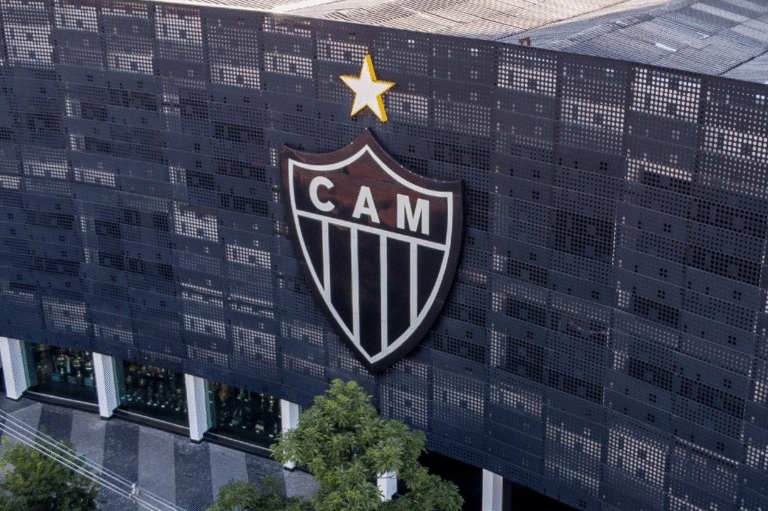 Após ações de jogadores, Atlético se pronuncia e alega pagamentos em dia