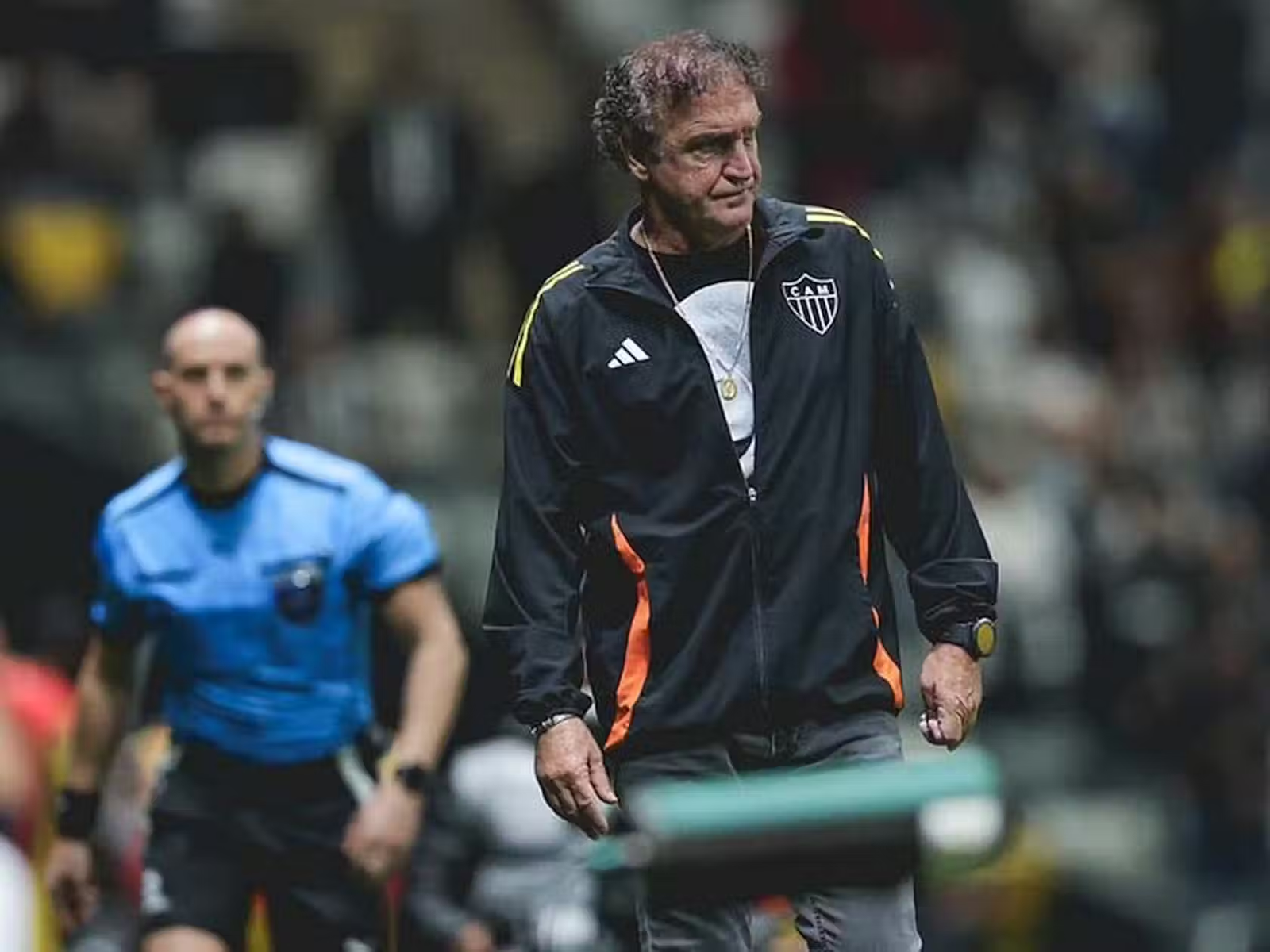 Cuca destaca semana ‘atípica’, fala sobre impacto das dívidas no elenco e relembra conquista da Libertadores: “Nesta hora há 12 anos”