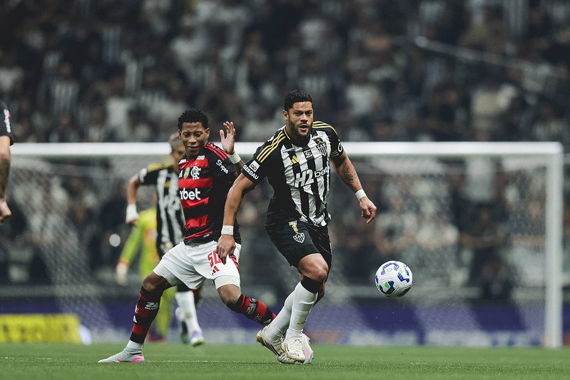 Hulk fala sobre classificação, projeta melhora do Atlético e destaca foco no Brasileirão
