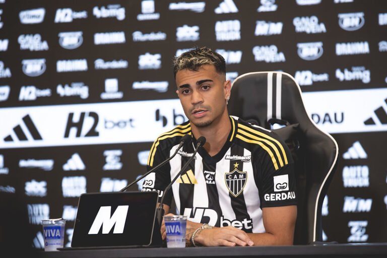 Reinier destaca importância de Diego Costa em negociações, elogia Hulk e revela conversa com Paulinho