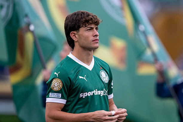 Palmeiras recusa oferta milionária por Agustín Giay