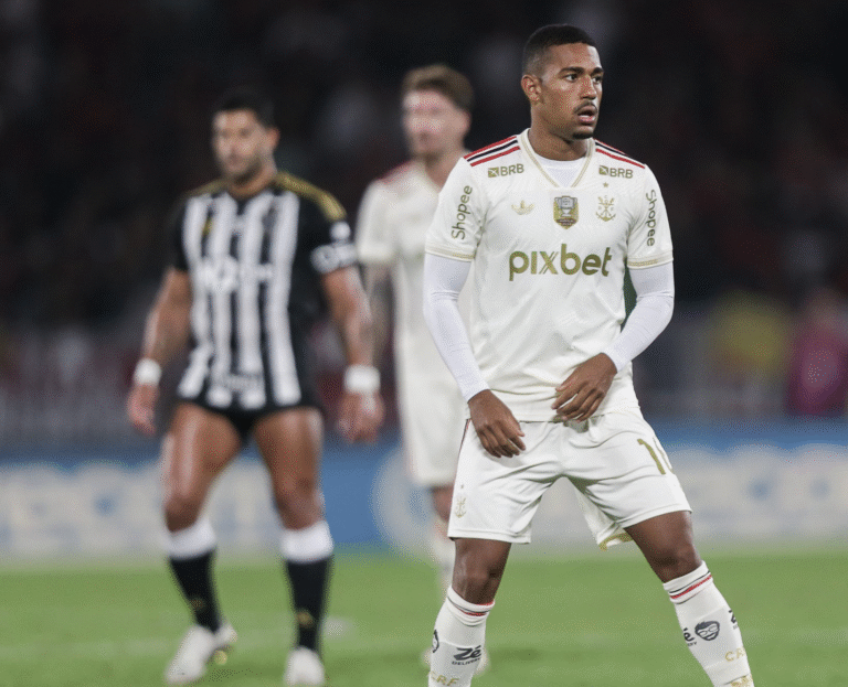 Contra o Atlético-MG, Flamengo busca feito inédito no mata-mata