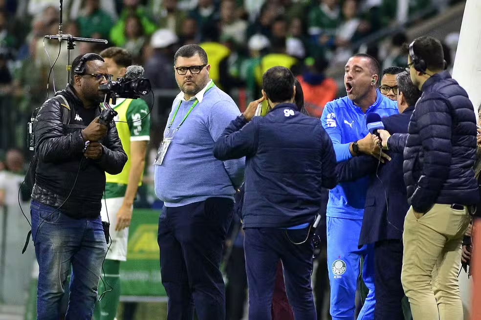 Daronco relata xingamento de auxiliar do Palmeiras: “Sempre faz m****, tem que ser preso”