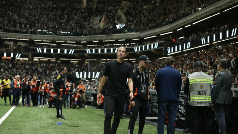 Filipe Luís dispara contra criticas ao desempenho do Flamengo: “Uma mentira”