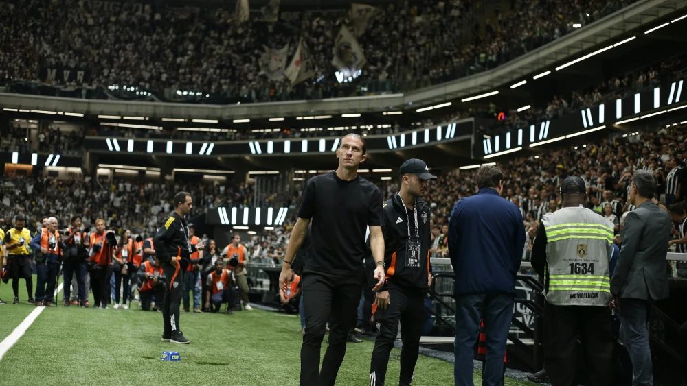 Filipe Luís dispara contra criticas ao desempenho do Flamengo: “Uma mentira”