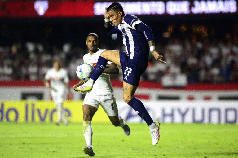 Paulo Bracks fala sobre negociações por Portilla e revela: “Não conseguimos destravar a negociação com o Talleres”