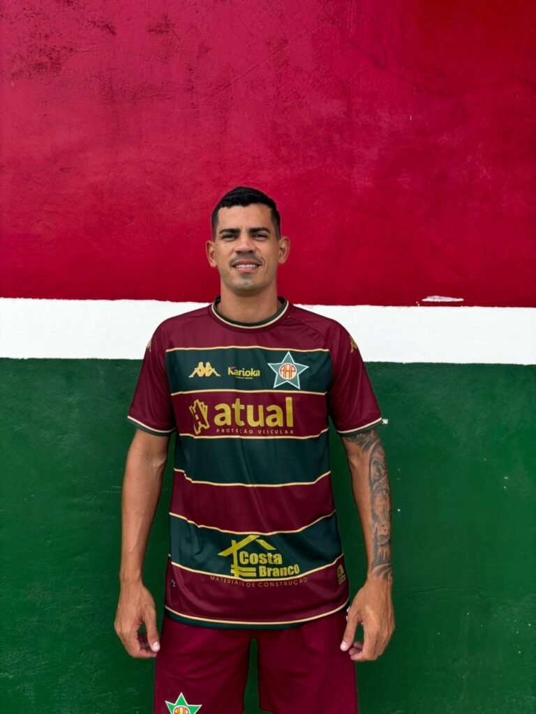 Com passagens por Vasco e futebol chinês, Jadson Cristiano é contratado pela Portuguesa-RJ